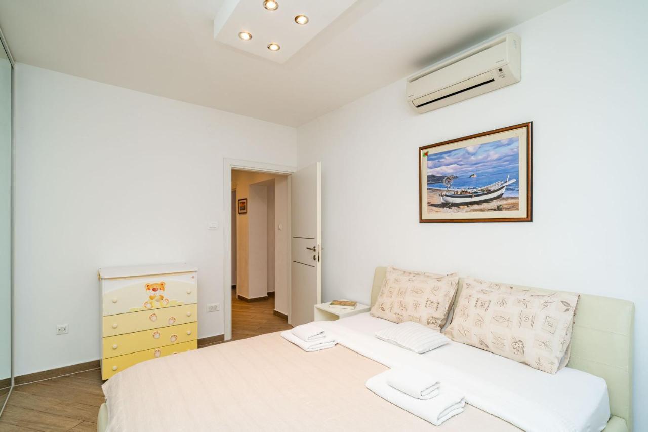 Spacious Two Bedroom Apartment Dubrovnik Exterior photo